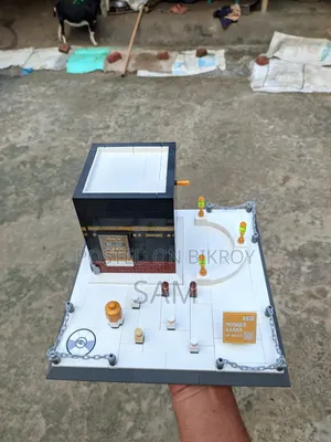 Premium Showpiece And Toy