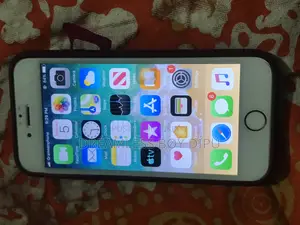 অ্যাপল আইফোন ৬ ৬৪ জিবি সাদা