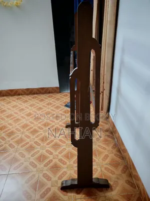 একটি ইউজড আলনা বিক্রয় হবে