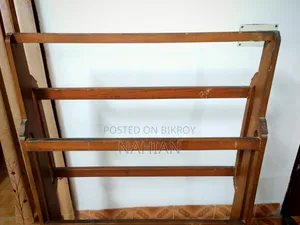 একটি ইউজড আলনা বিক্রয় হবে