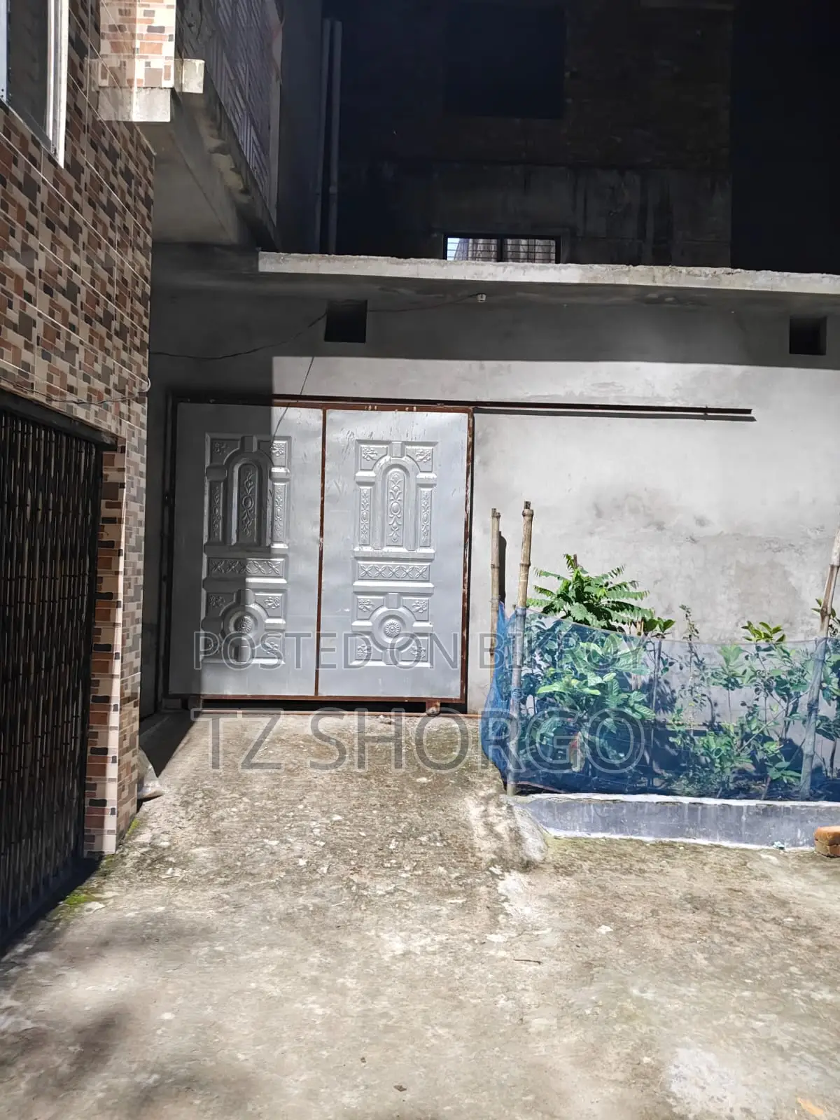 Warehouse/Office Space for Rent (1800 Sq Ft)