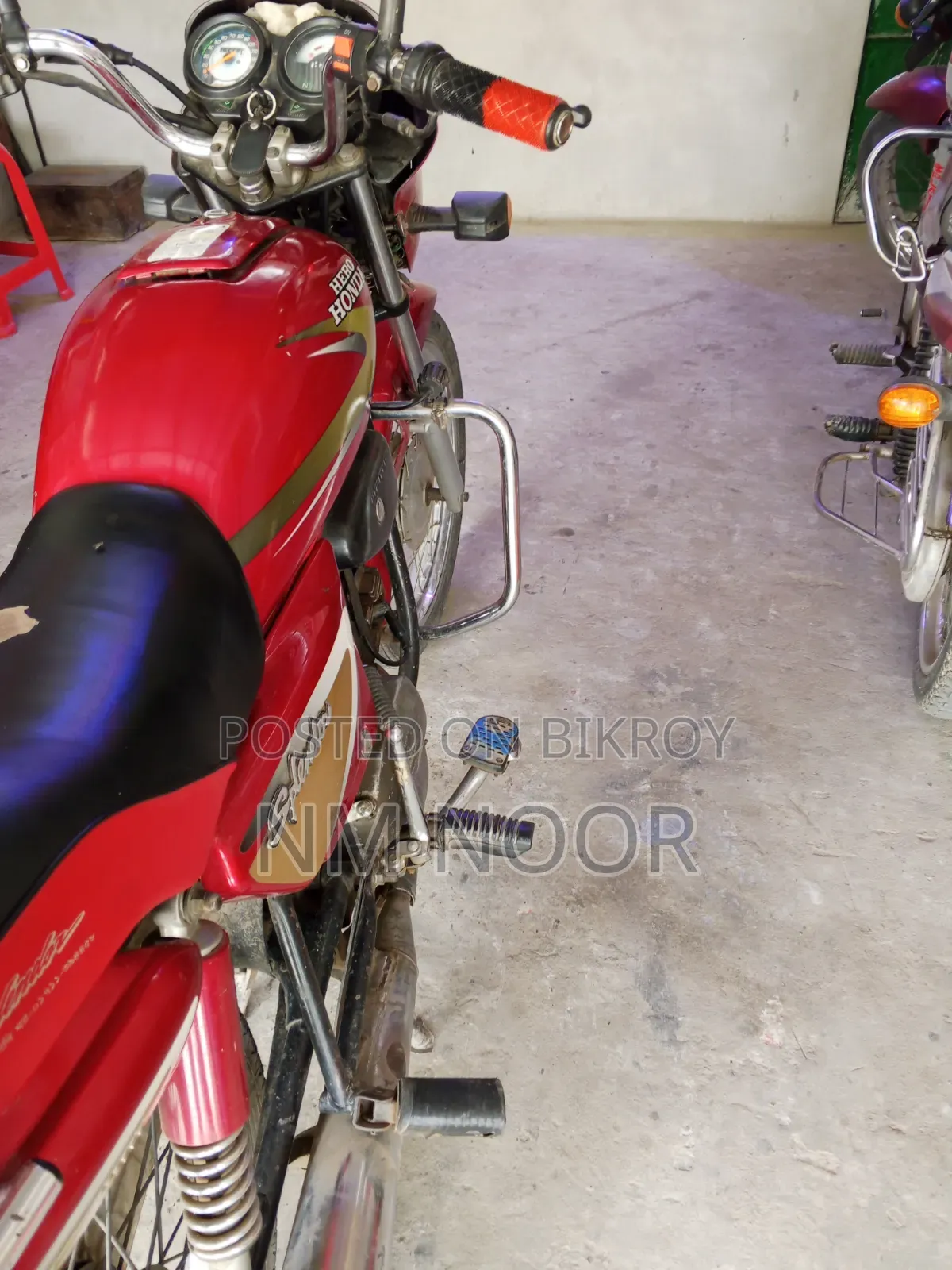 Hero 2011 Red