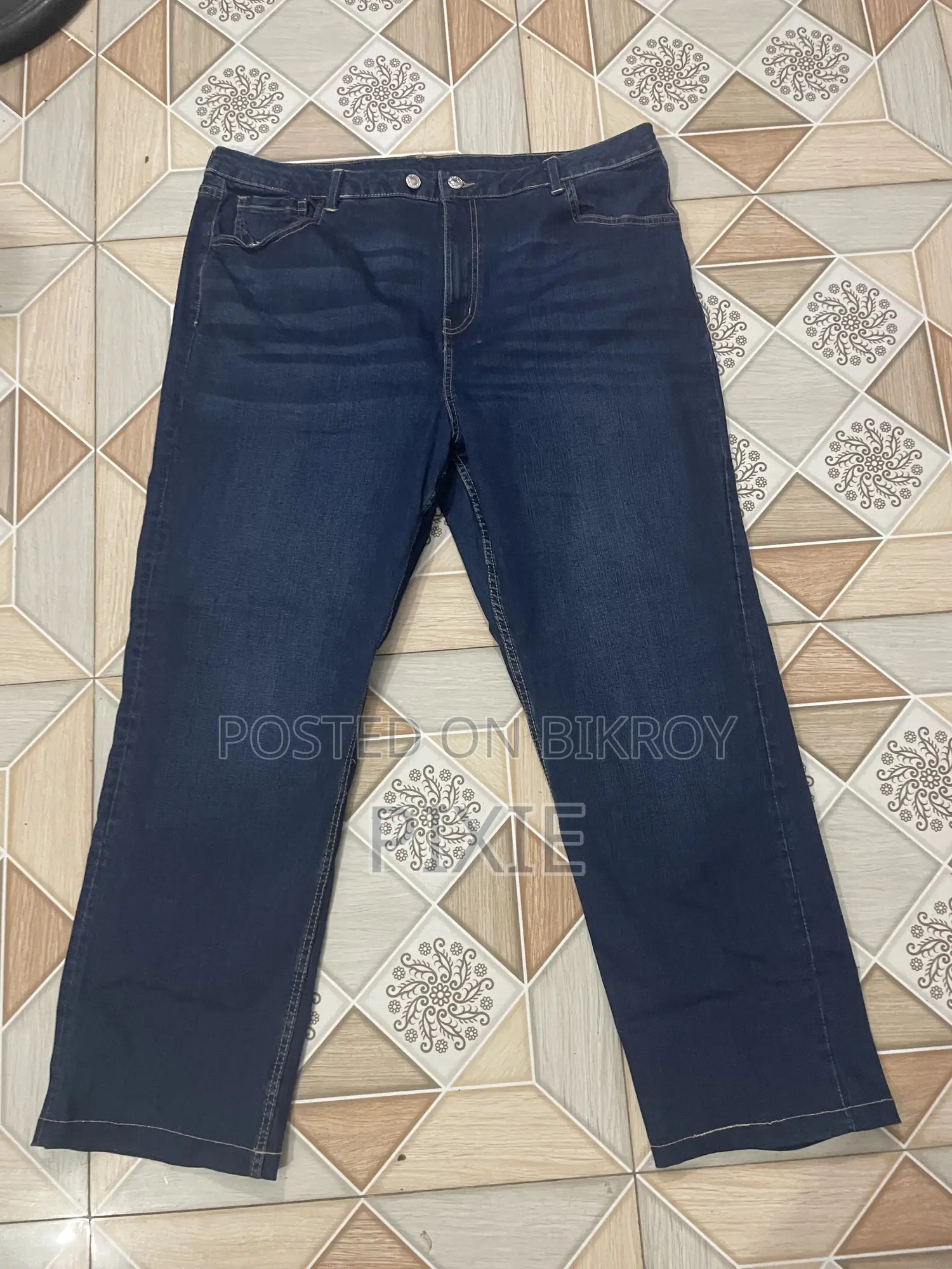 ক্লাসিক ডার্ক ওয়াশ জিন্স