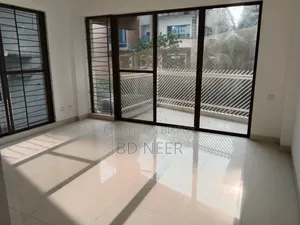 বনানীতে ৪ বেডরুমের অ্যাপার্টমেন্ট ভাড়া