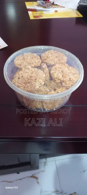 Taste of Tradition, Perfectly Presented: Our Crunchy Peanut Biscuit