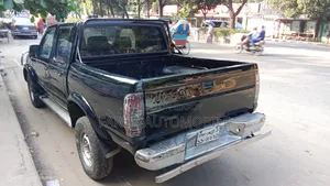 Nissan Navara 2001 Black