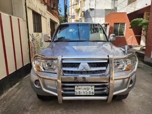 Mitsubishi Pajero 2003 Silver