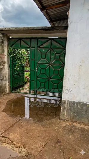 Urgent: Entire Building/House for Rent!