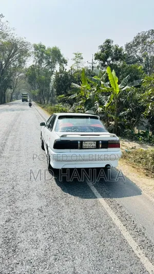 Toyota Corolla Sedan 1990 White