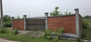 East-facing on 54 ft road in Sector 17.