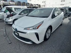 Toyota Prius 2021 Pearl