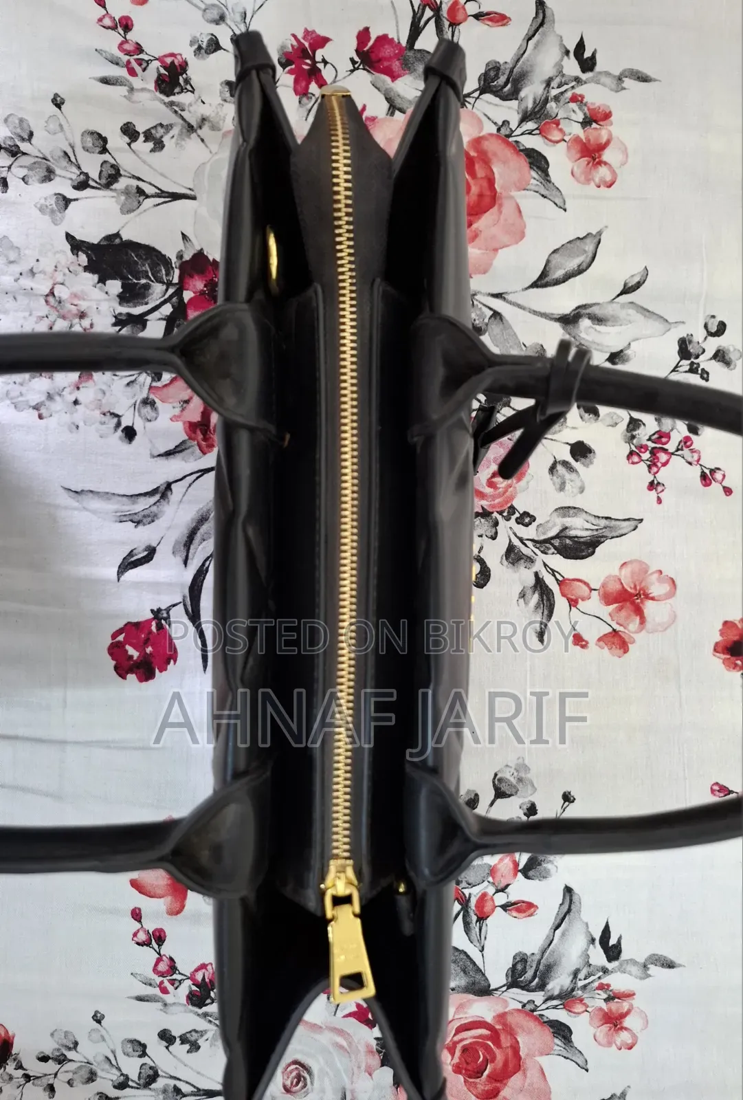 ব্র্যান্ড নিউ ব্যাগ (Prada)