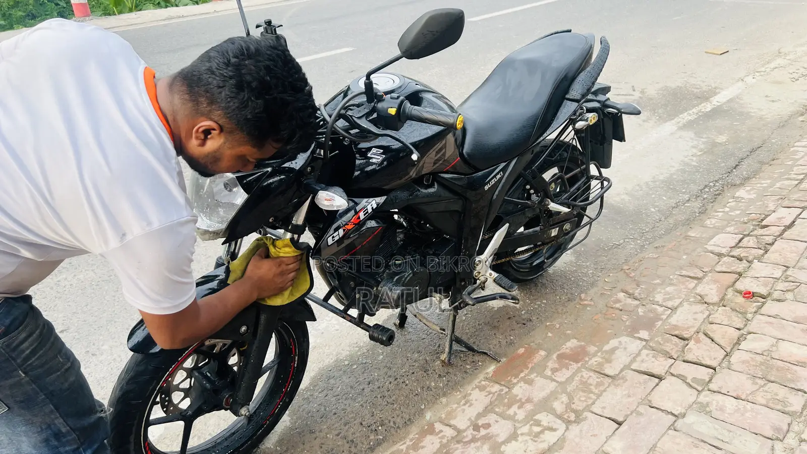 সুজুকি জিক্সার মনোটোন ২০২০ ব্ল্যাক