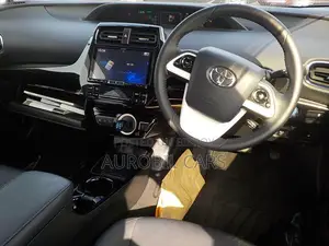 Toyota Prius 2018 Pearl