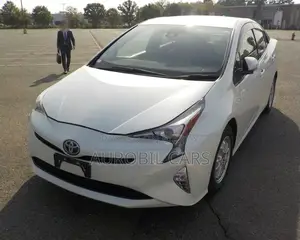 Toyota Prius 2018 Pearl