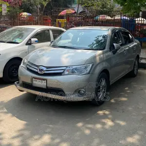 টয়োটা এক্সিও ২০১৪ পার্ল