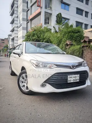 টয়োটা এক্সিও ২০১৫ সাদা