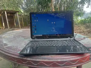 Laptop Toshiba Satellite L775D 4GB Intel Core I3 HDD 500GB