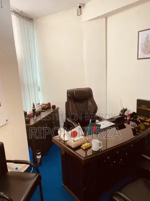 টু লেট (৮১৩ বর্গফুট অফিস ভাড়া) এলিফ্যান্ট রোড