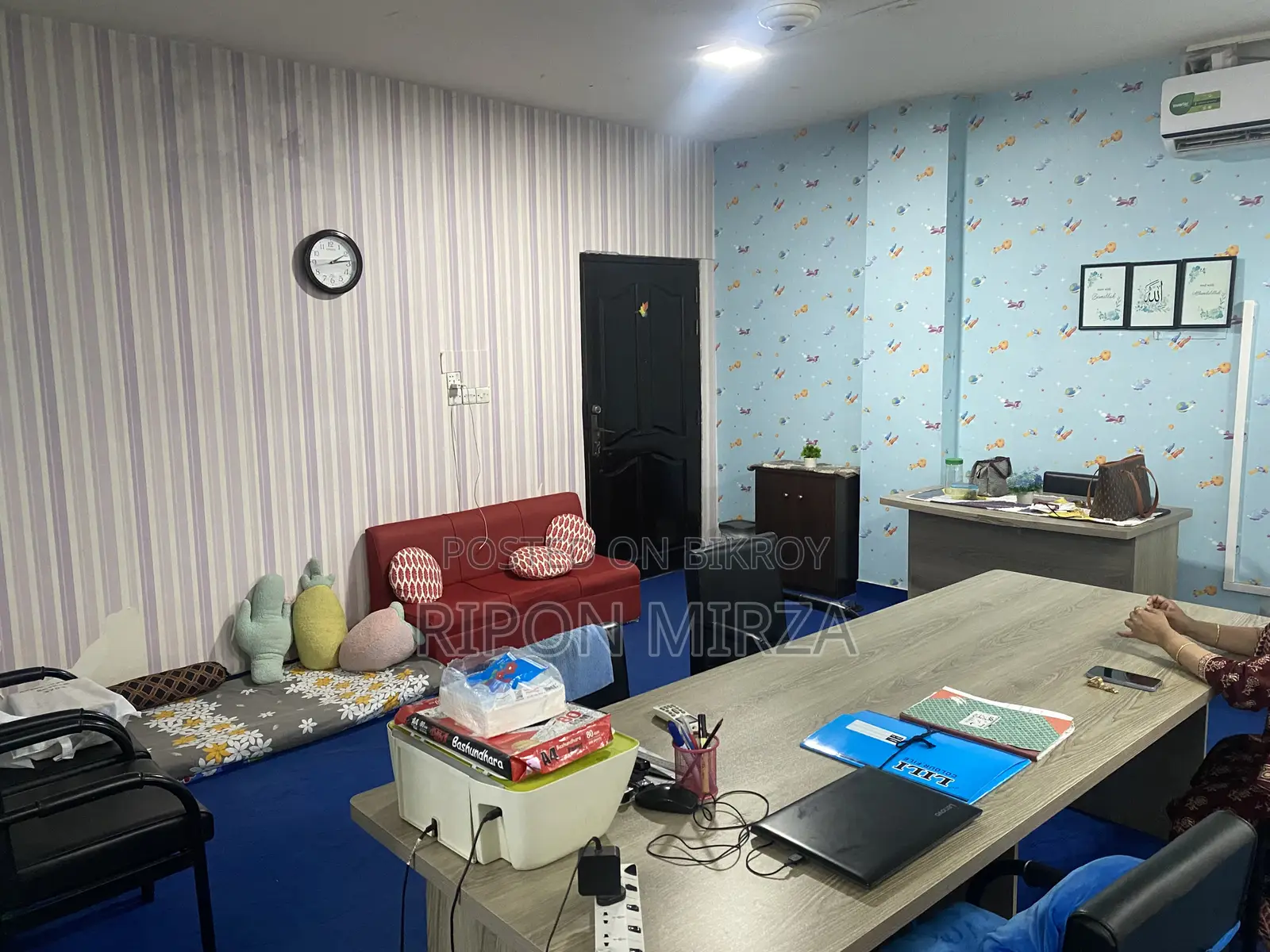 টু লেট (৮১৩ বর্গফুট অফিস ভাড়া) এলিফ্যান্ট রোড