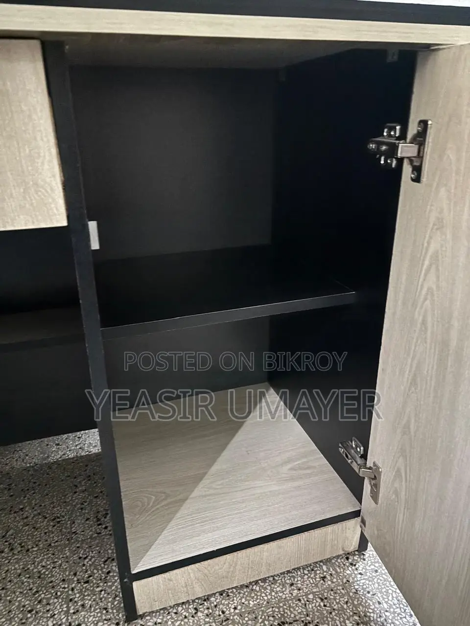 পড়ার টেবিল (Study Table)