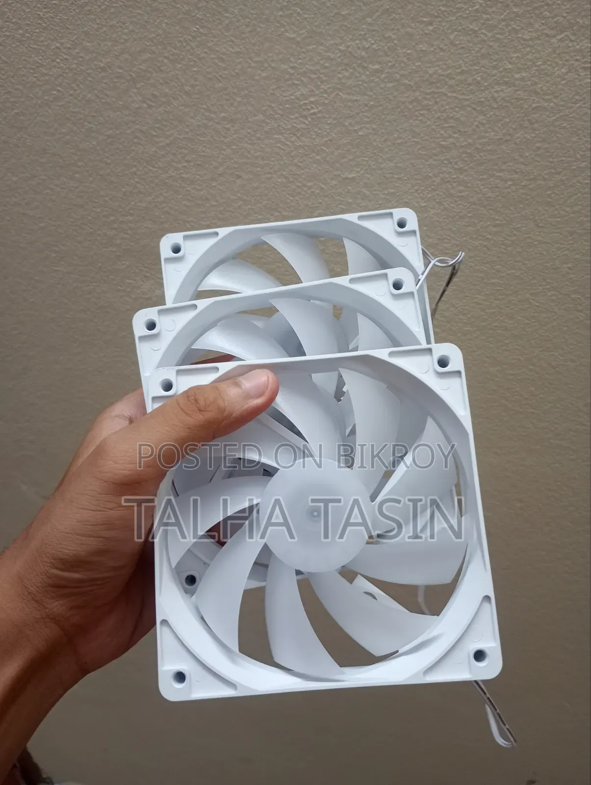 Gigasonic White RGB Exhaust Cooling Fan
