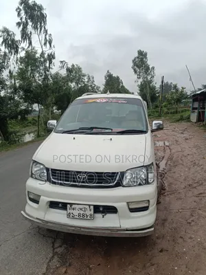 Toyota HiAce 2000 White