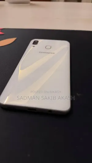 Samsung Galaxy A30 64 GB White