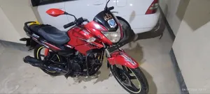 Hero Glamour 2016 Red