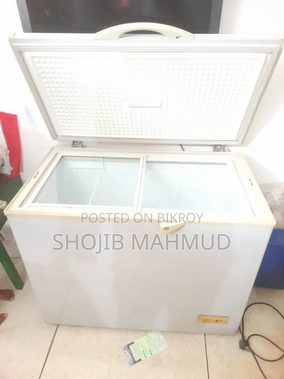 Singer Deep Fridge