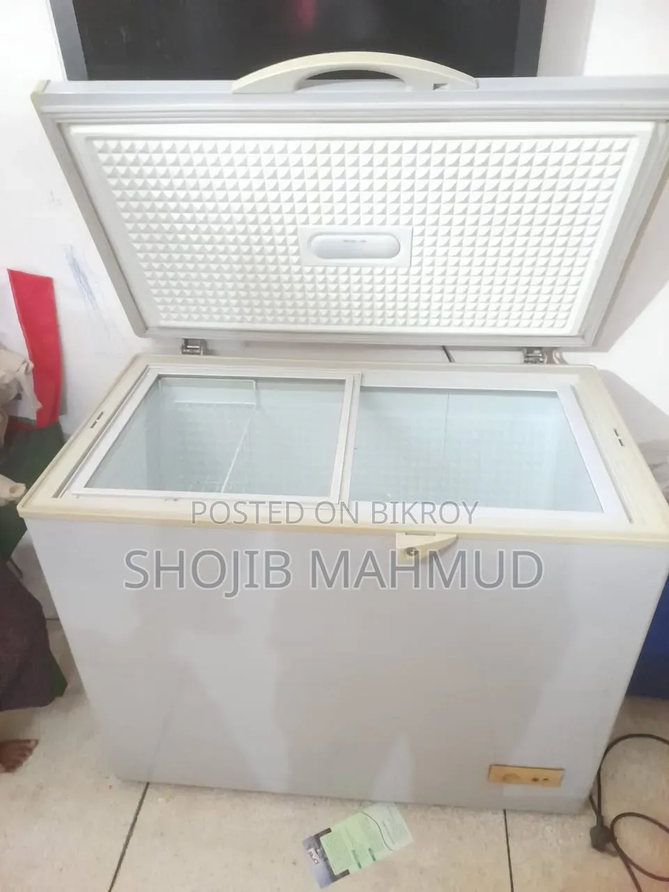 Singer Deep Fridge
