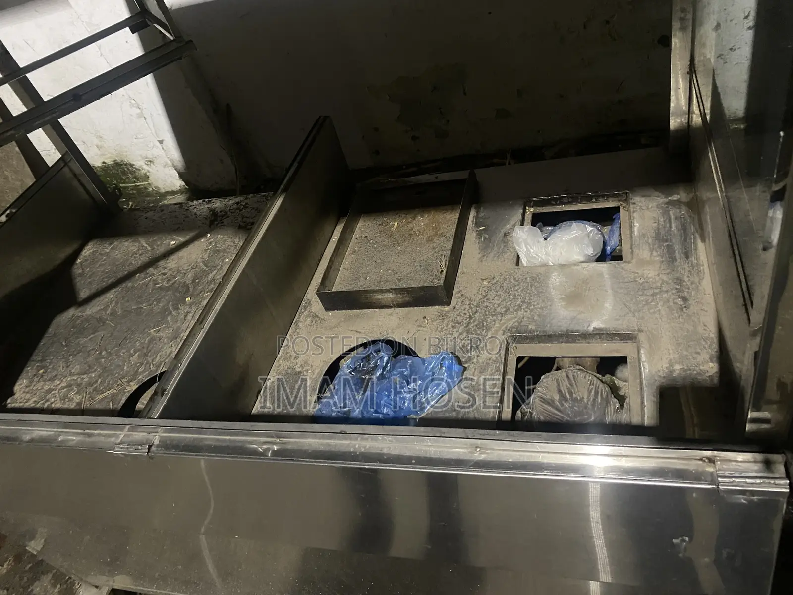 কিচেন এবং ডিসপ্লে গাড়ি