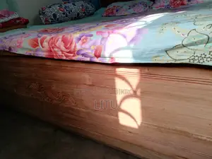 কাঠের ৬ ফিট বেড মজবুত ও টেকসই সেগুন কাঠের তৈরি