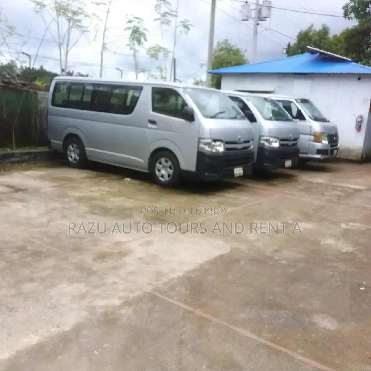 ভাড়ার জন্য Hiace মাইক্রো