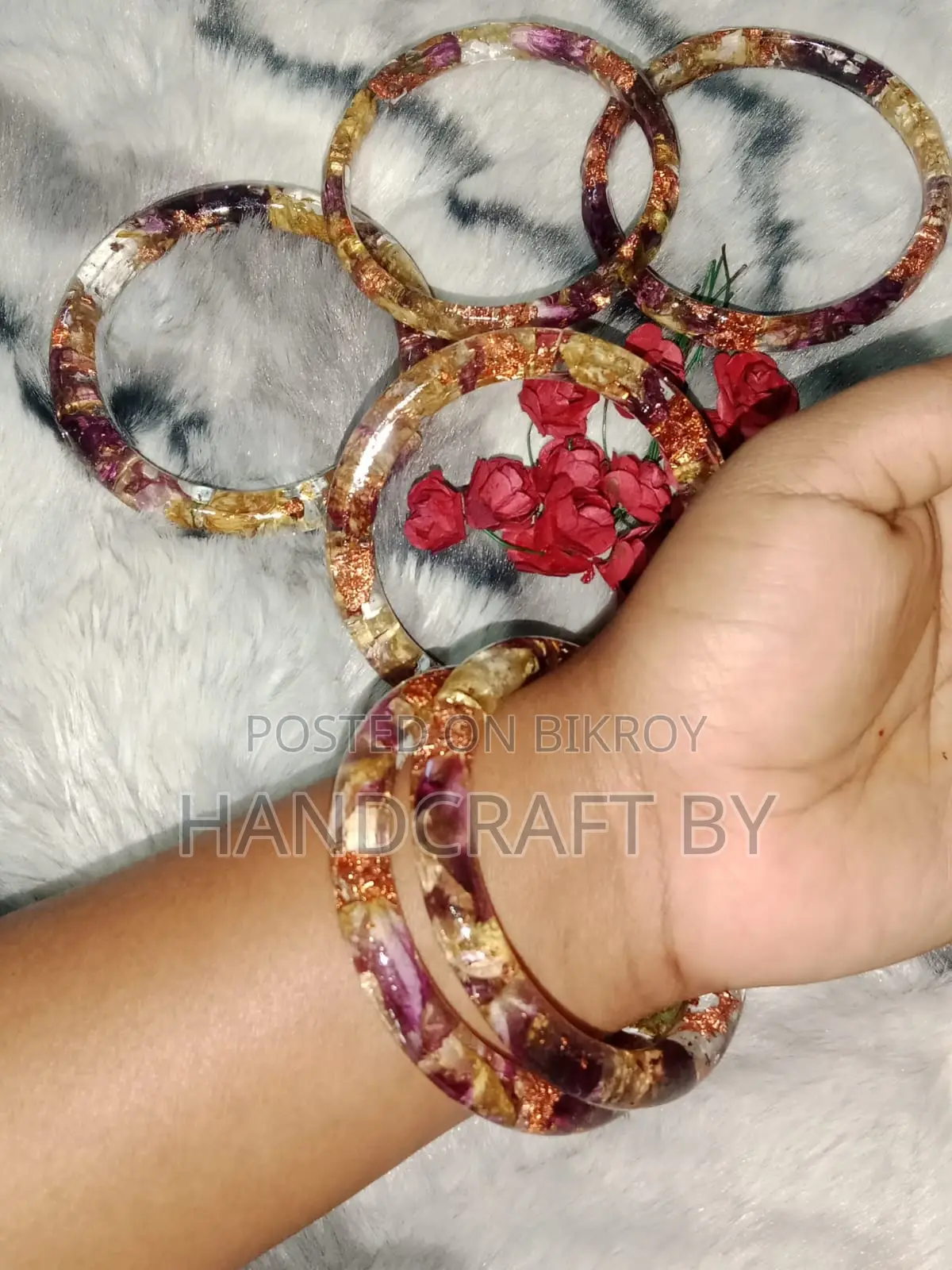 Style Yourself with Innovation! Premium Resin Flower Bangles