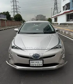 নতুন Toyota Prius Four Touring ২০১৮