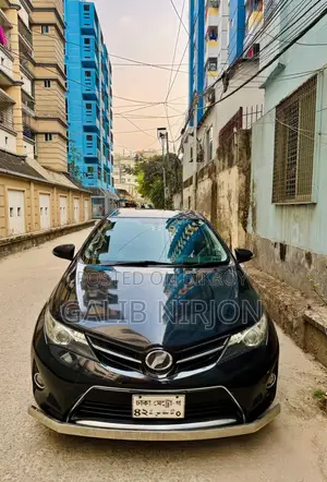 Toyota Auris 2012 Black