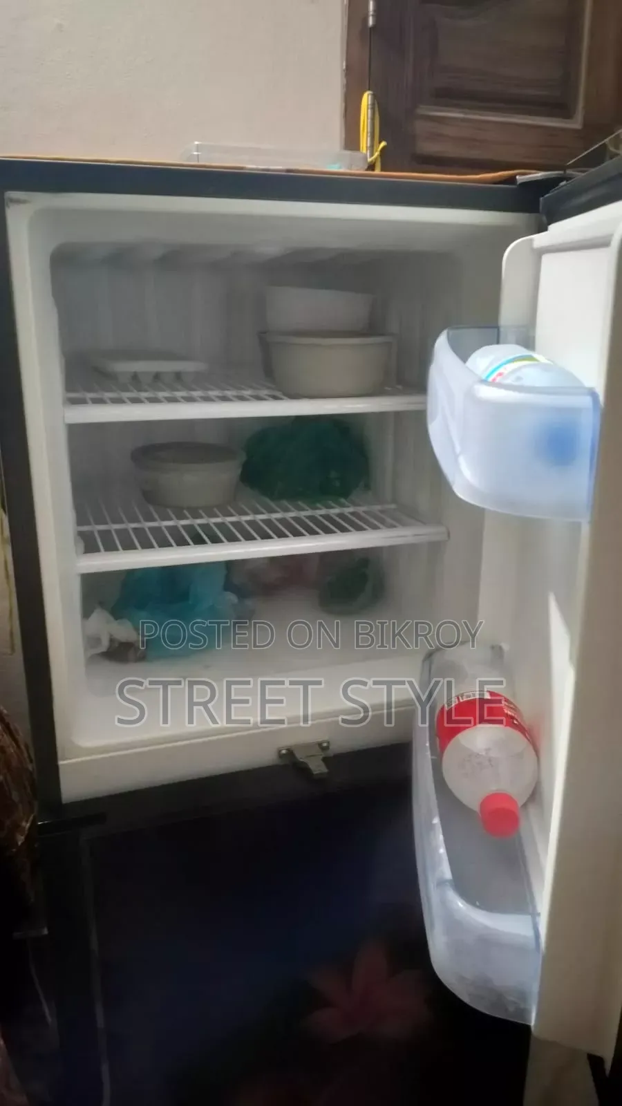 ফ্রিজ বিক্রি হবে একদম নতুনের মতো