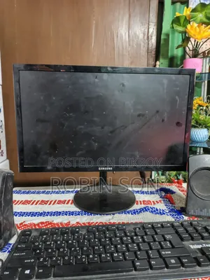 রানিং কম্পিউটার সহ মনিটর বিক্রয় করা হবে
