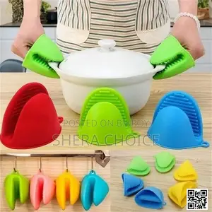 2 PCS Silicone Oven Pot Holder – Handle Hot Pots Safely and Easily!