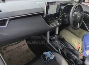Toyota Corolla Cross 1.8 Hybrid AWD 2021 Pearl
