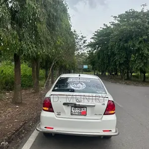 টয়োটা অ্যালিয়ন ২০০৪ সাদা