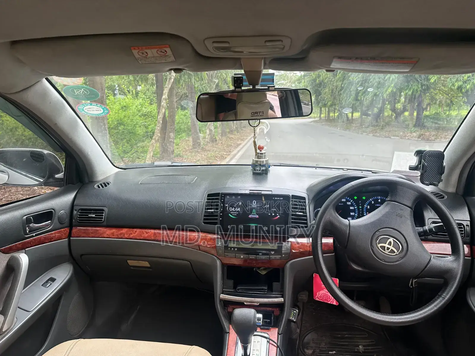 টয়োটা অ্যালিয়ন ২০০৪ সাদা
