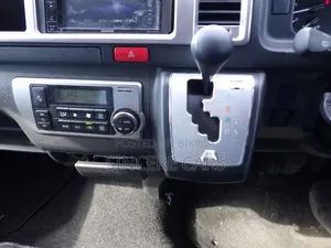 Toyota HiAce 2021 Pearl