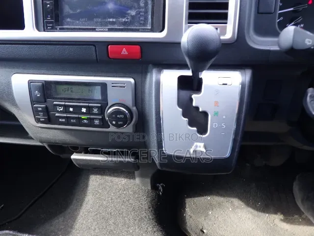 Toyota HiAce 2021 Pearl