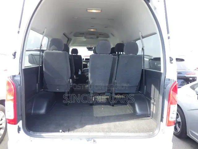 Toyota HiAce 2021 Pearl