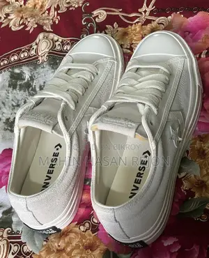 Original Converse Sneaker Brand New. Bought from Italy
