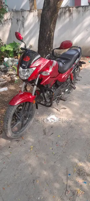 Hero Glamour 2016 Red