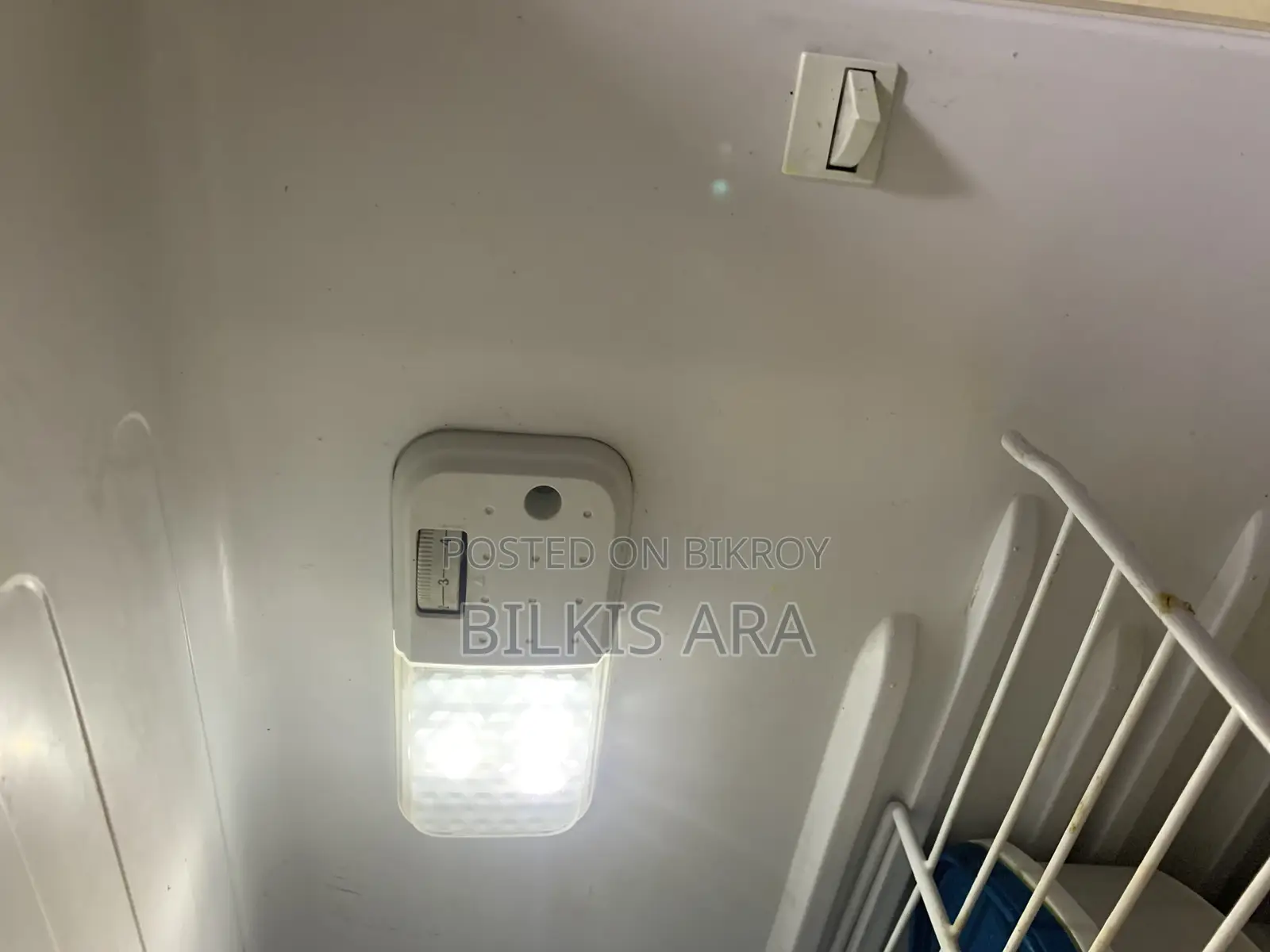 সিঙ্গার ফ্রিজ বিক্রয় পোস্ট। ব্যবহার - ৪ বছর।