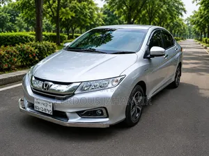 Honda Grace 2017 Silver